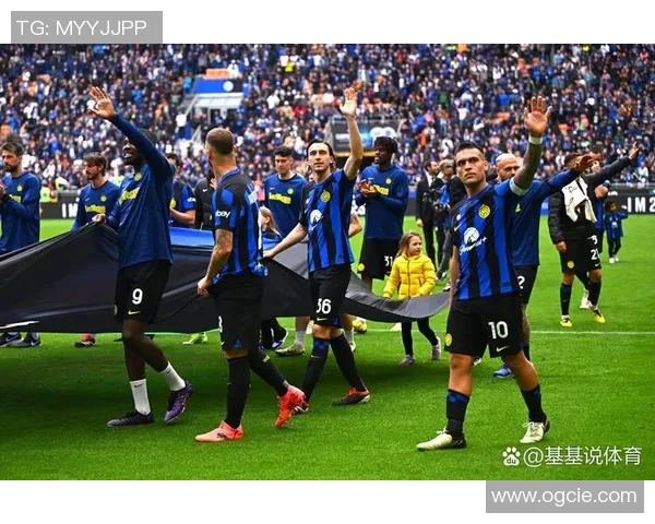 足球明星之间的默契配合瞬间展现团队精神与个人魅力的完美结合